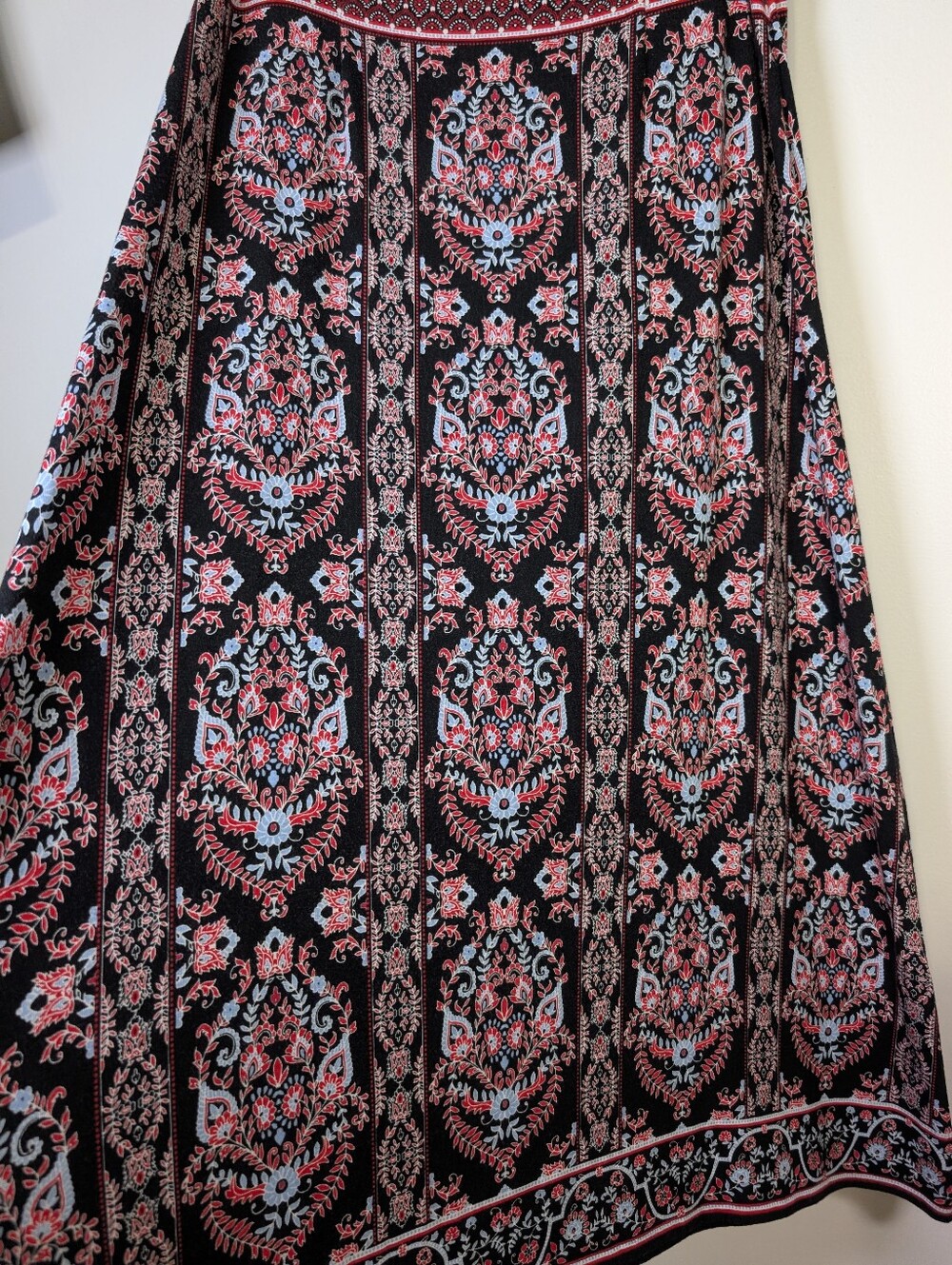 J. Jill Boho Medallion Maxi Skirt Rayon Stretch Pull On Black Pink M Resortwear - Picture 6 of 6